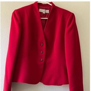 Tahari 4P red lined jacket and matching shell set.